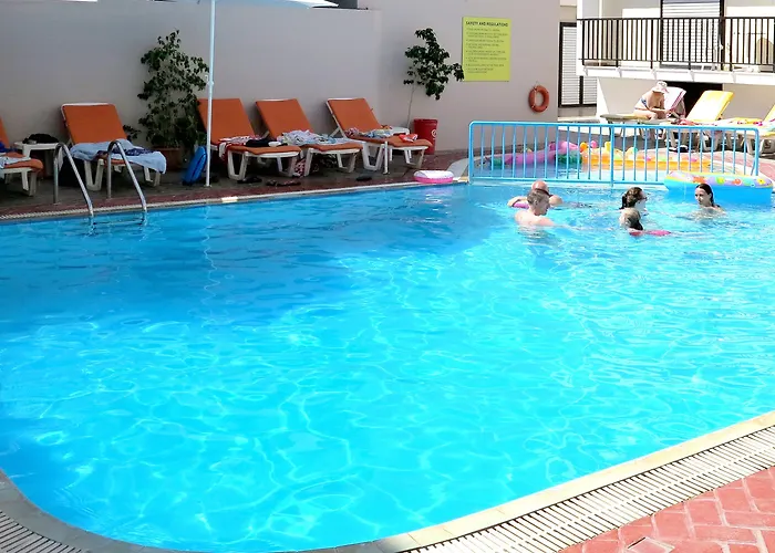 Poseidon Ξενοδοχείο με διαμερίσματα 3*